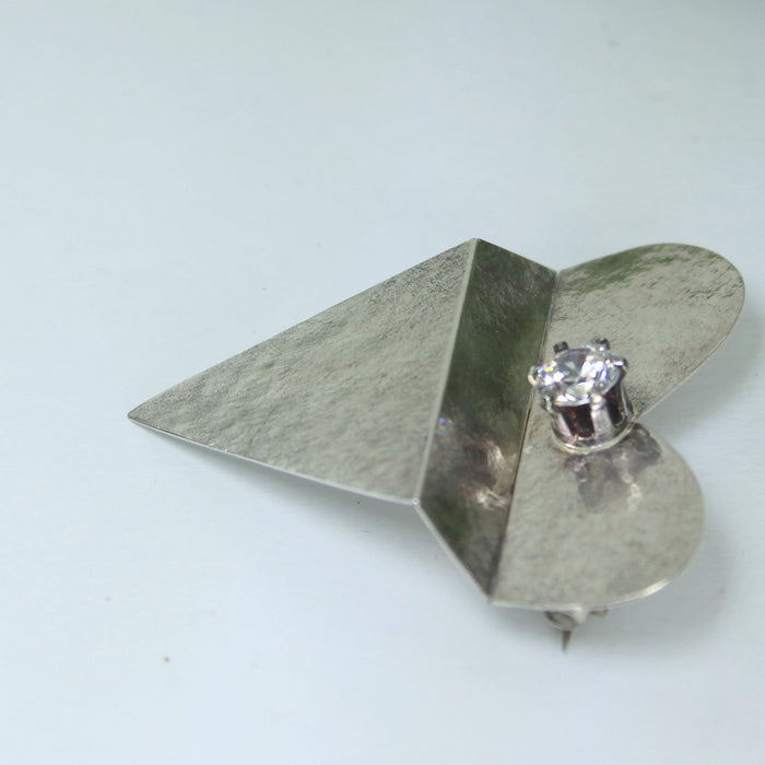 Hammered Silver Big CZ Heart Pin Artisan OOAK side dimensinal view